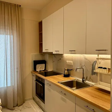 Nikos Appartement *